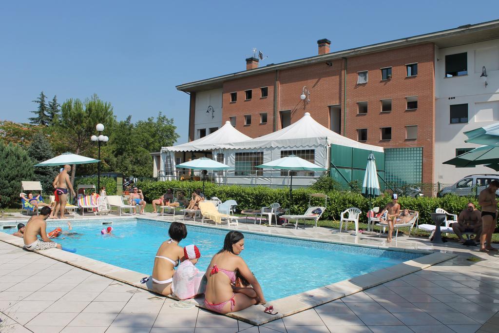 Residence La Piscina Isola del Gran Sasso dʼItalia エクステリア 写真